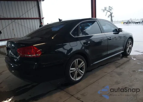 2015 Volkswagen Passat 2.0L Tdi Se z USA, uszkodzony, nr VIN 1VWBV7A37FC104694